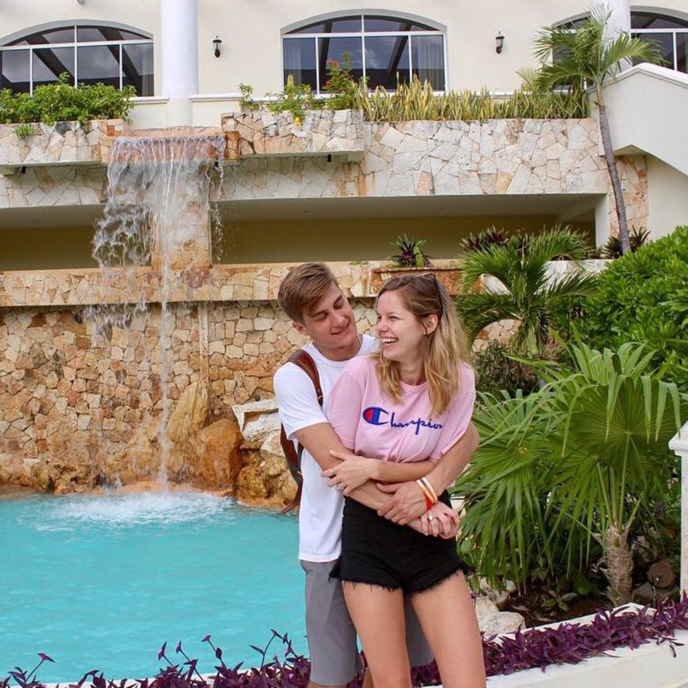 Meet your Posher, Abby and Chase